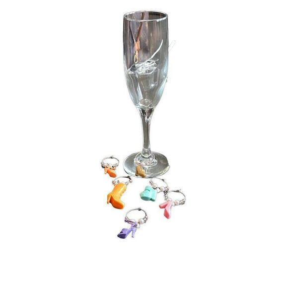 Handmade wine charms with Barbie shoe pendants - Picture 1 of 4